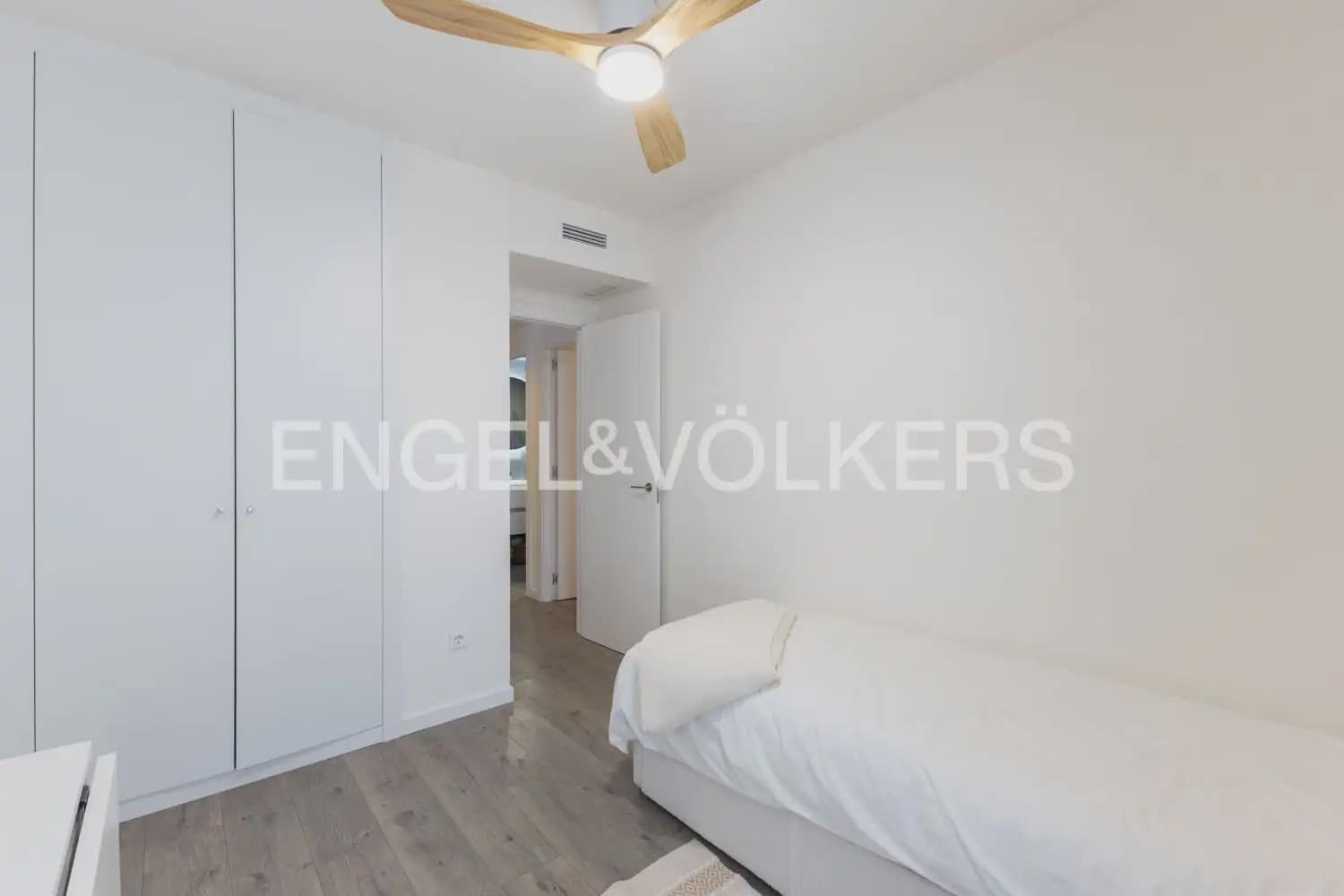 2 sovrum Lägenhet till salu i Valencia stad med pool garage - 475 000 € (Ref: 9897488)
