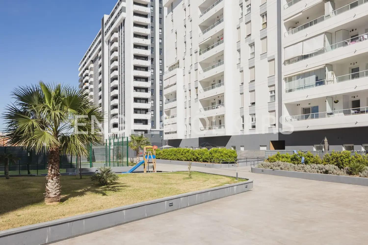2 sovrum Lägenhet till salu i Valencia stad med pool garage - 475 000 € (Ref: 9897488)
