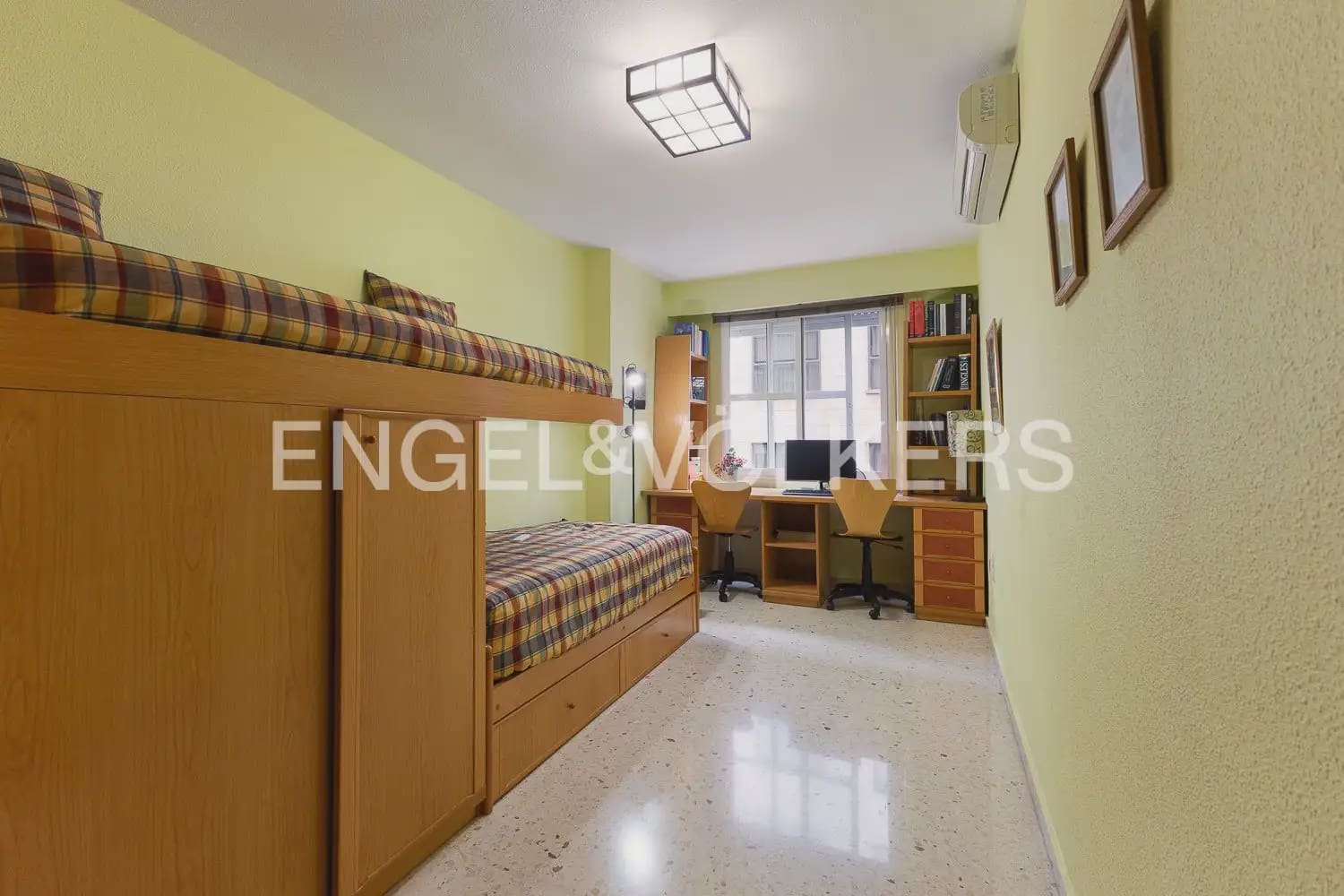 3 Zimmer Wohnung zu verkaufen in Valencia Stadt mit Garage - 565.000 € (Ref: 9897489)