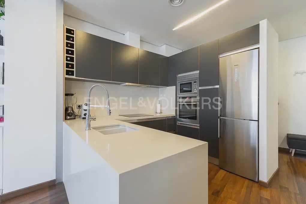 2 quarto Apartamento para arrendar em Valencia cidade - 2 400 € (Ref: 9897492)