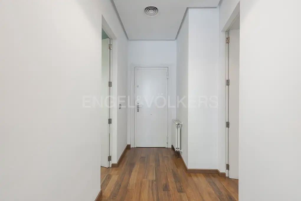 2 quarto Apartamento para arrendar em Valencia cidade - 2 400 € (Ref: 9897492)