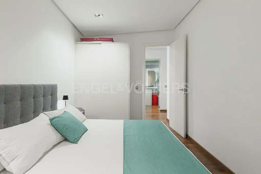 2 quarto Apartamento para arrendar em Valencia cidade - 2 400 € (Ref: 9897492)
