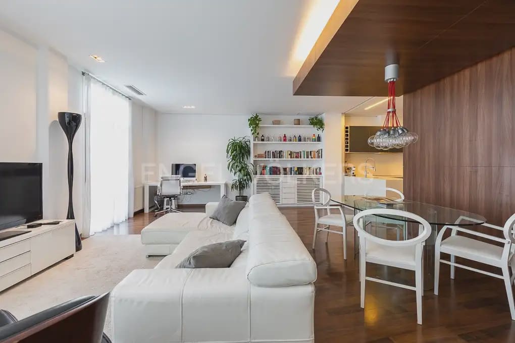 2 quarto Apartamento para arrendar em Valencia cidade - 2 400 € (Ref: 9897492)