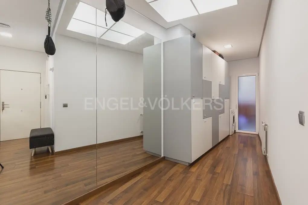 2 quarto Apartamento para arrendar em Valencia cidade - 2 400 € (Ref: 9897492)