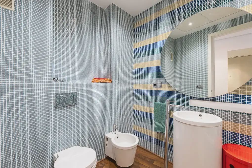 2 quarto Apartamento para arrendar em Valencia cidade - 2 400 € (Ref: 9897492)