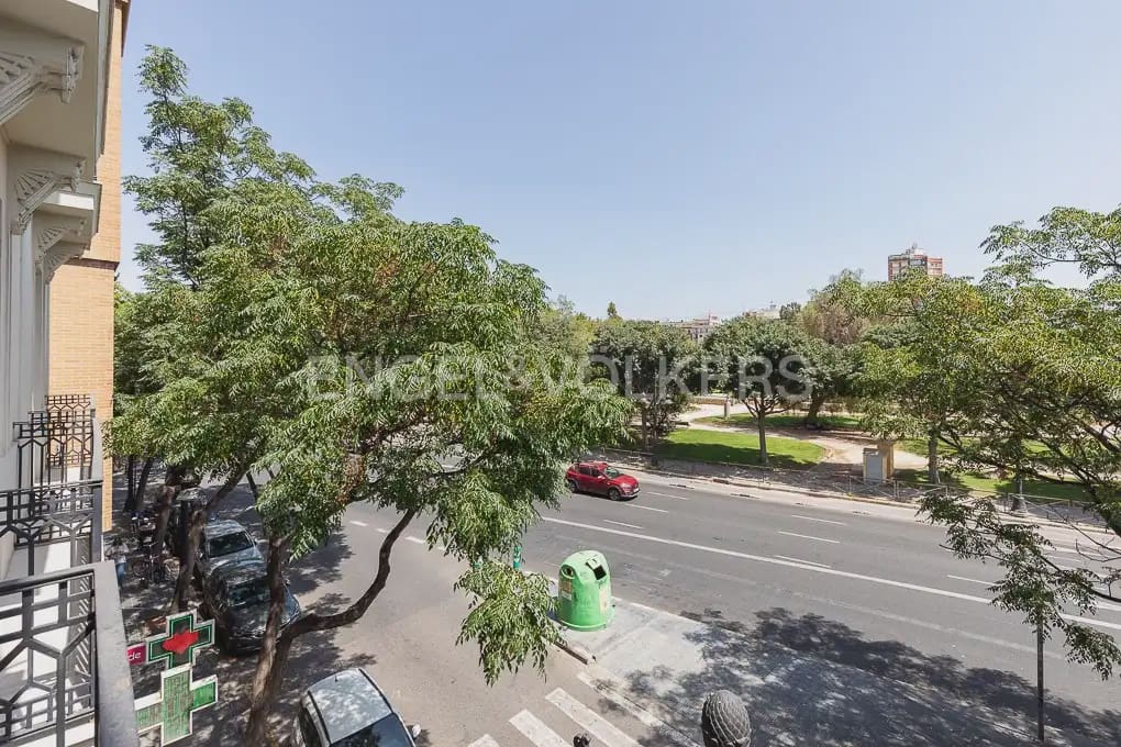 2 quarto Apartamento para arrendar em Valencia cidade - 2 400 € (Ref: 9897492)