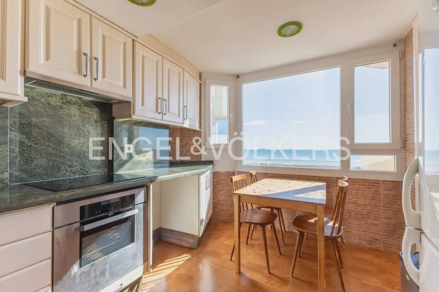 4 sovrum Lägenhet till salu i Valencia stad med pool - 630 000 € (Ref: 9897494)