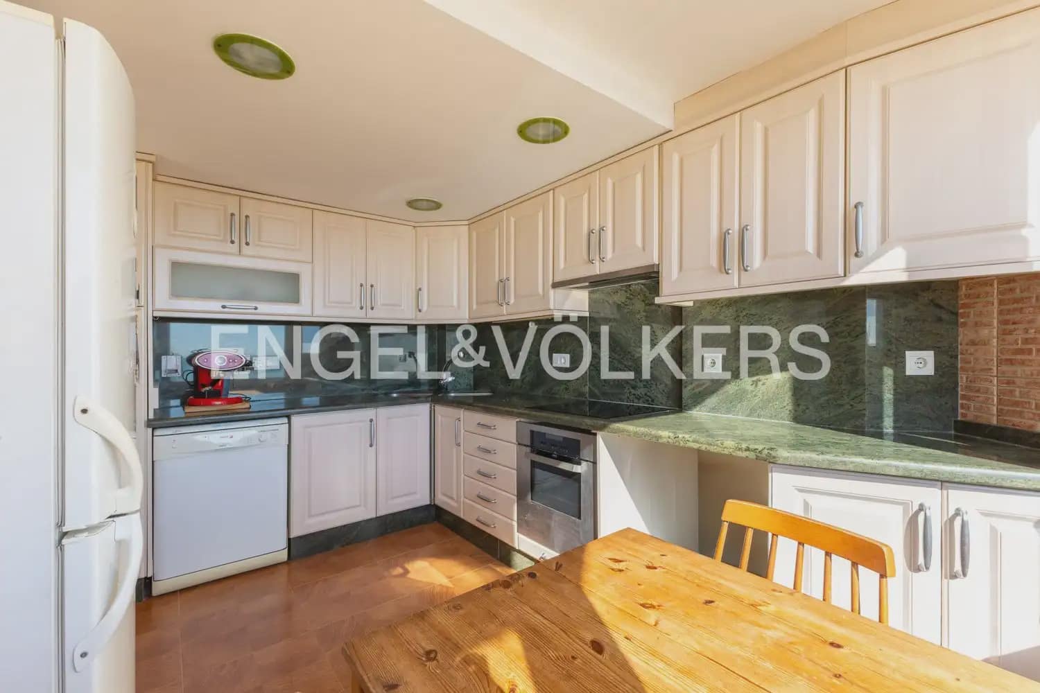4 sovrum Lägenhet till salu i Valencia stad med pool - 630 000 € (Ref: 9897494)