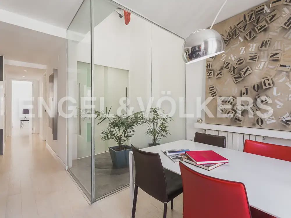 3 slaapkamer Flat te huur in Valencia stad - € 2.500 (Ref: 9897495)