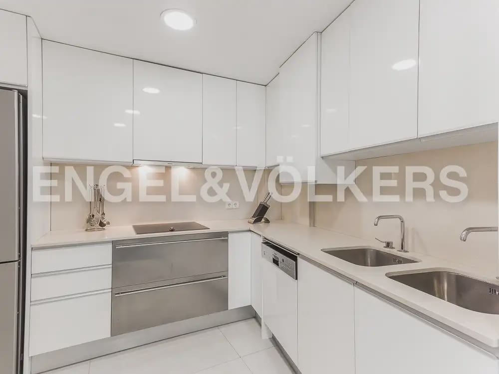 3 slaapkamer Flat te huur in Valencia stad - € 2.500 (Ref: 9897495)