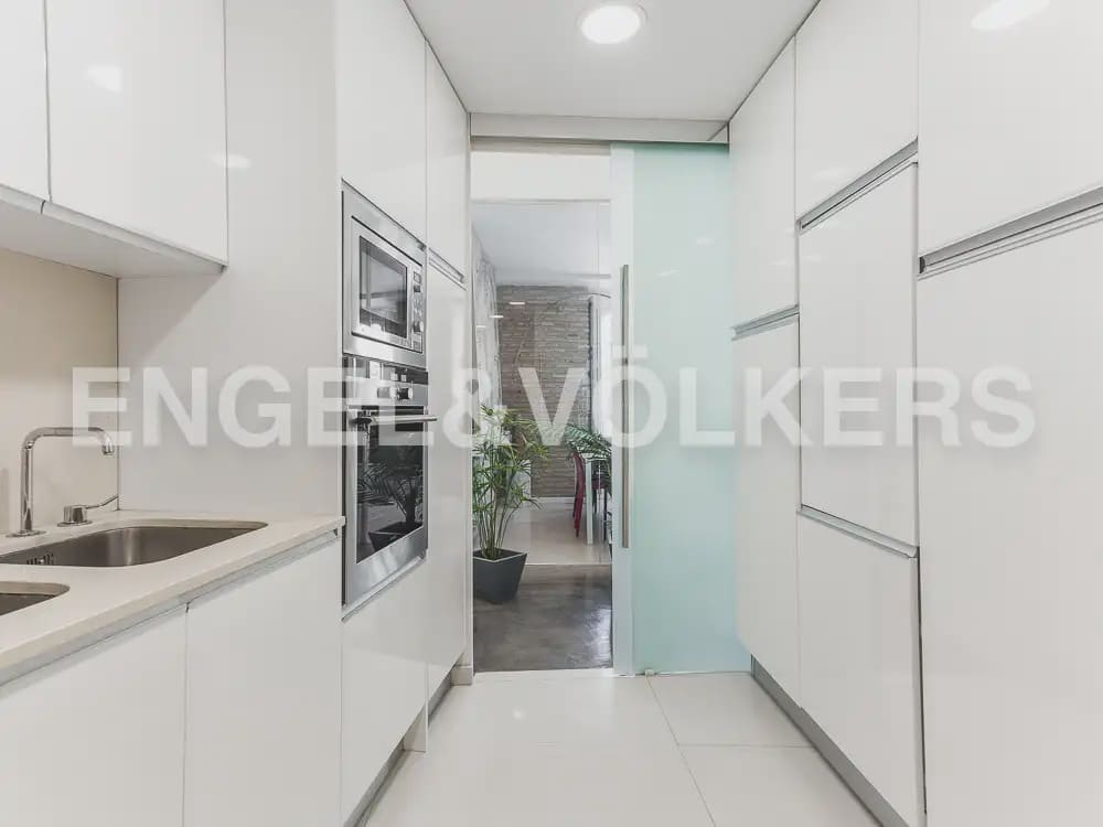 3 slaapkamer Flat te huur in Valencia stad - € 2.500 (Ref: 9897495)