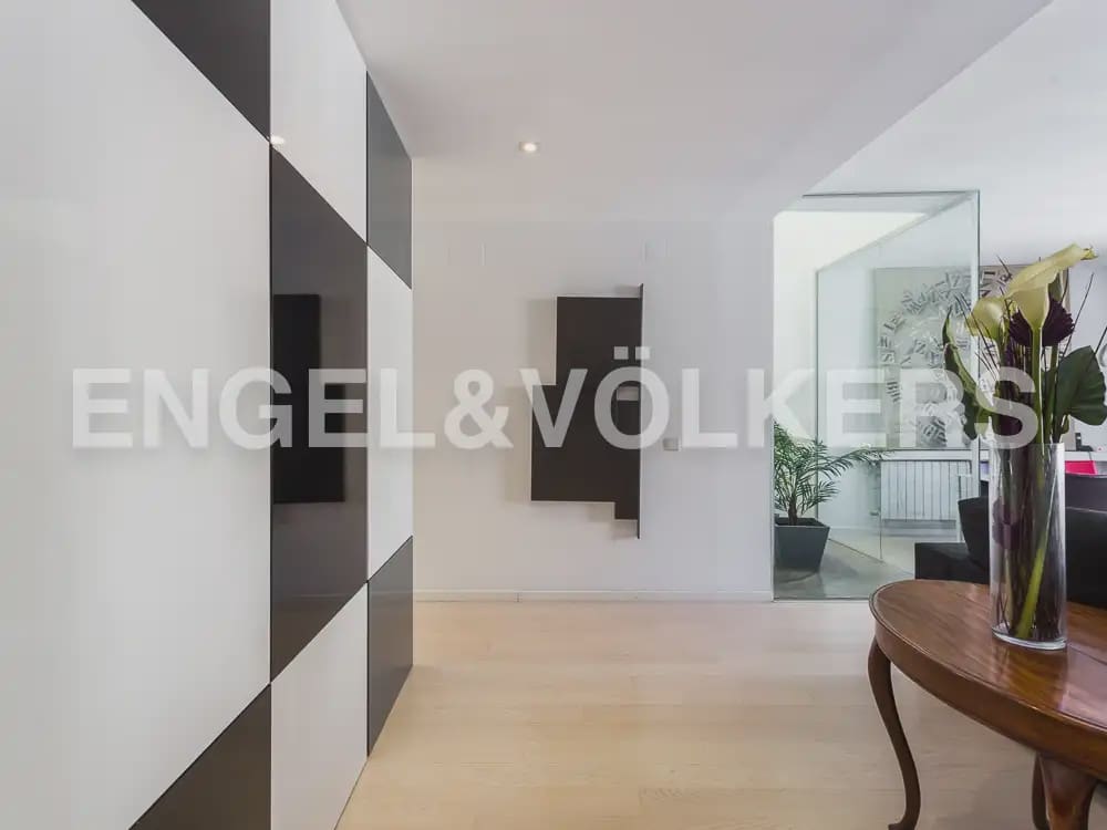 3 slaapkamer Flat te huur in Valencia stad - € 2.500 (Ref: 9897495)