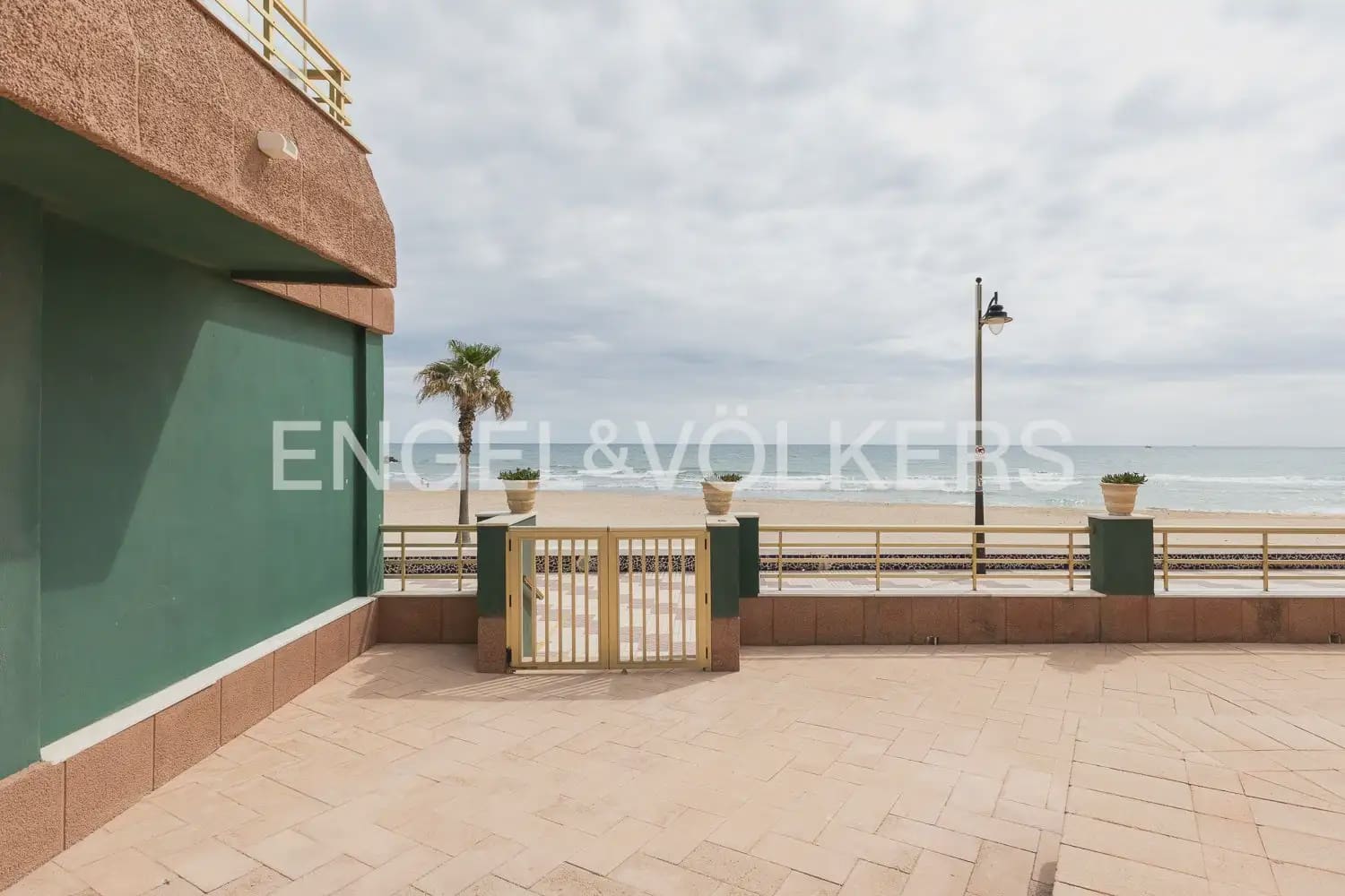 3 bedroom Flat for sale in Sueca with pool - € 230,000 (Ref: 9897496)