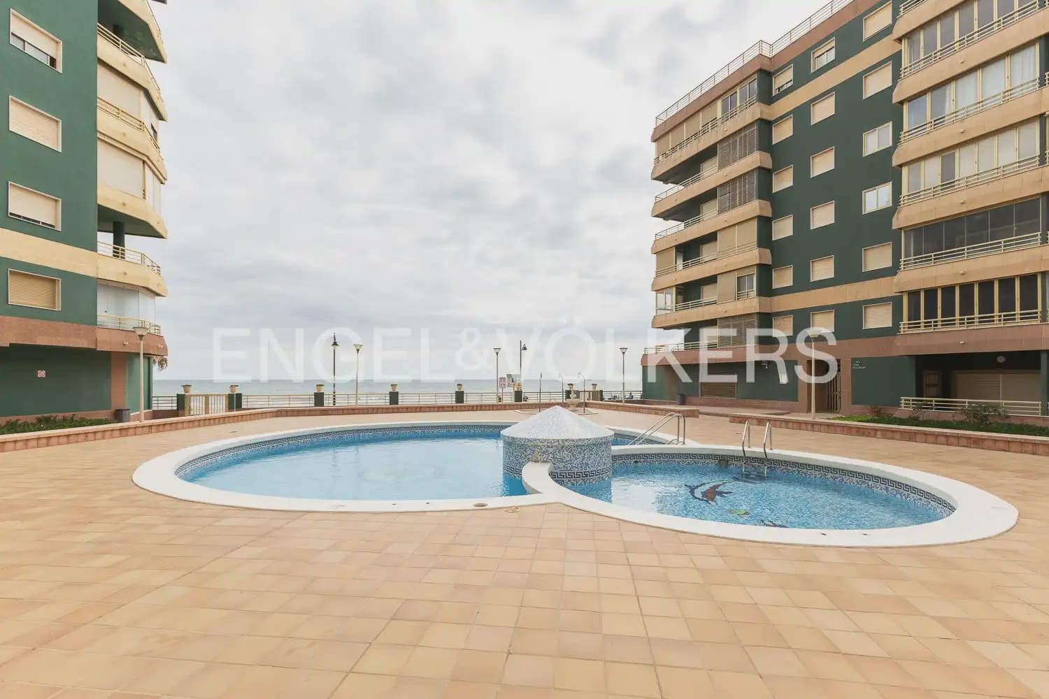 3 bedroom Flat for sale in Sueca with pool - € 230,000 (Ref: 9897496)