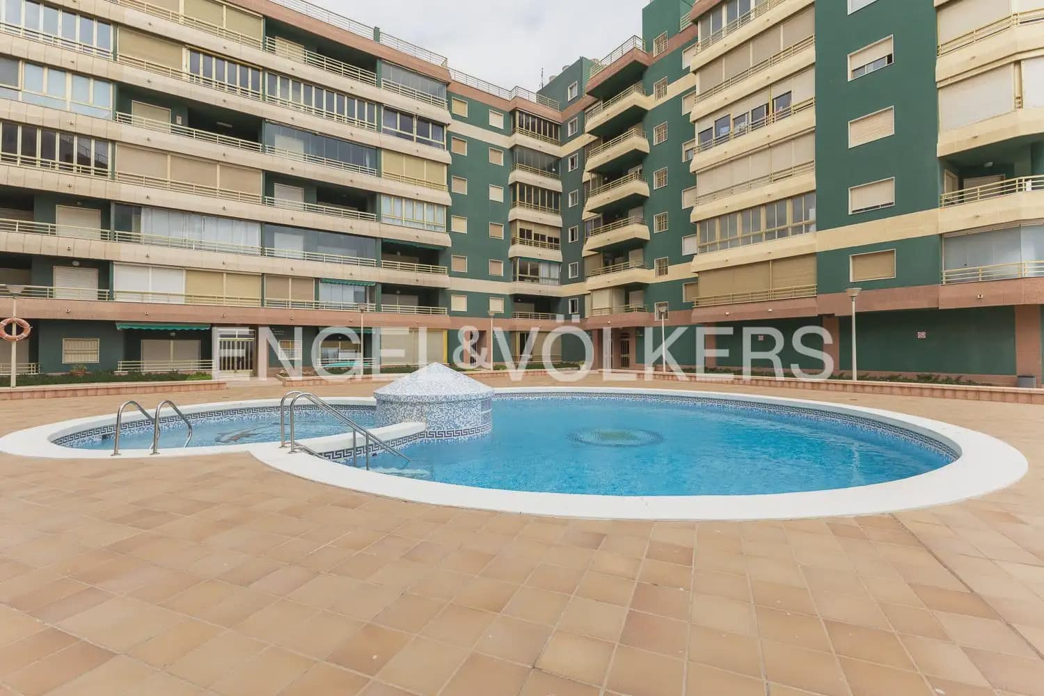 3 bedroom Flat for sale in Sueca with pool - € 230,000 (Ref: 9897496)