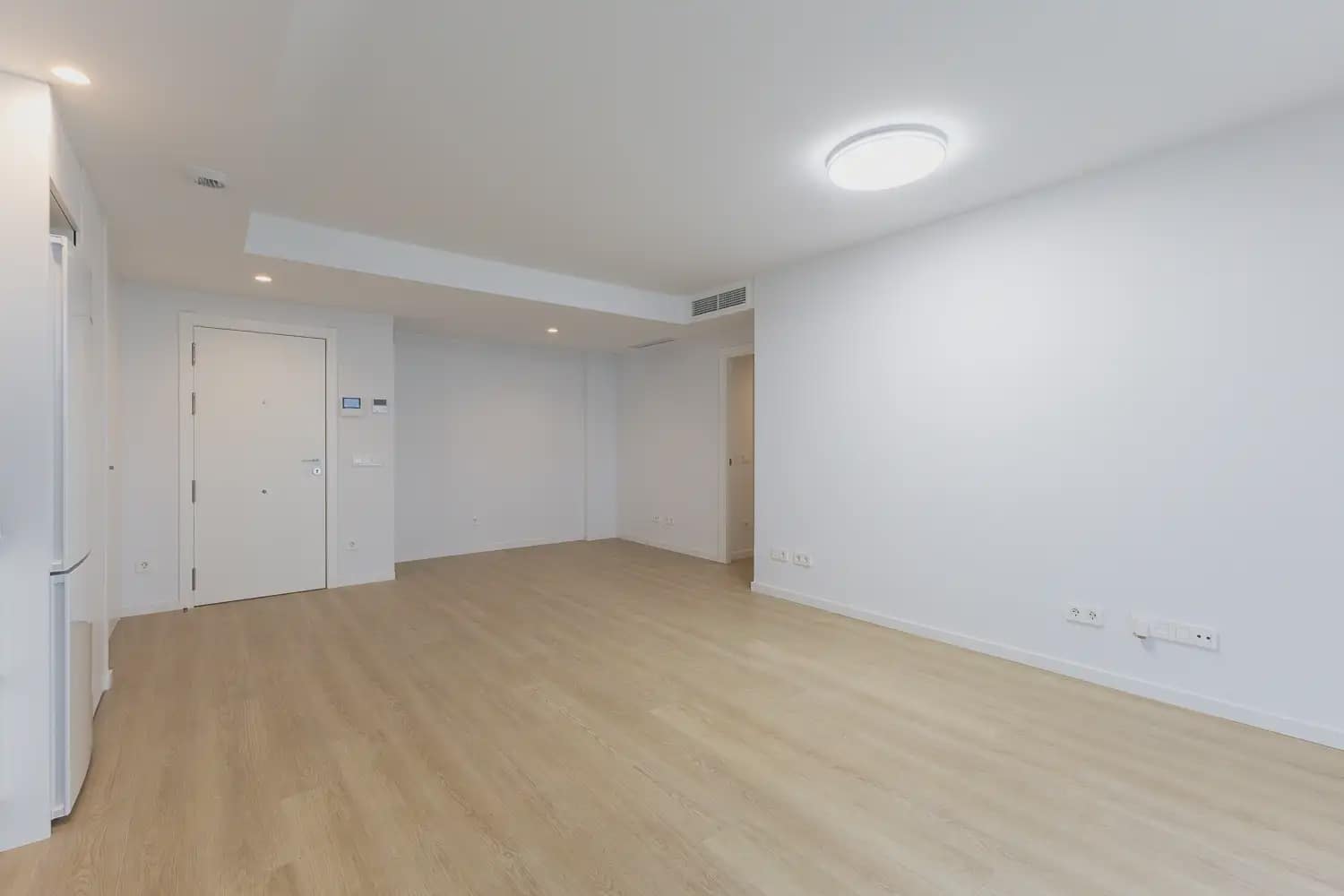 2 bedroom Flat for rent in Denia with pool garage - € 1,175 (Ref: 9897497)