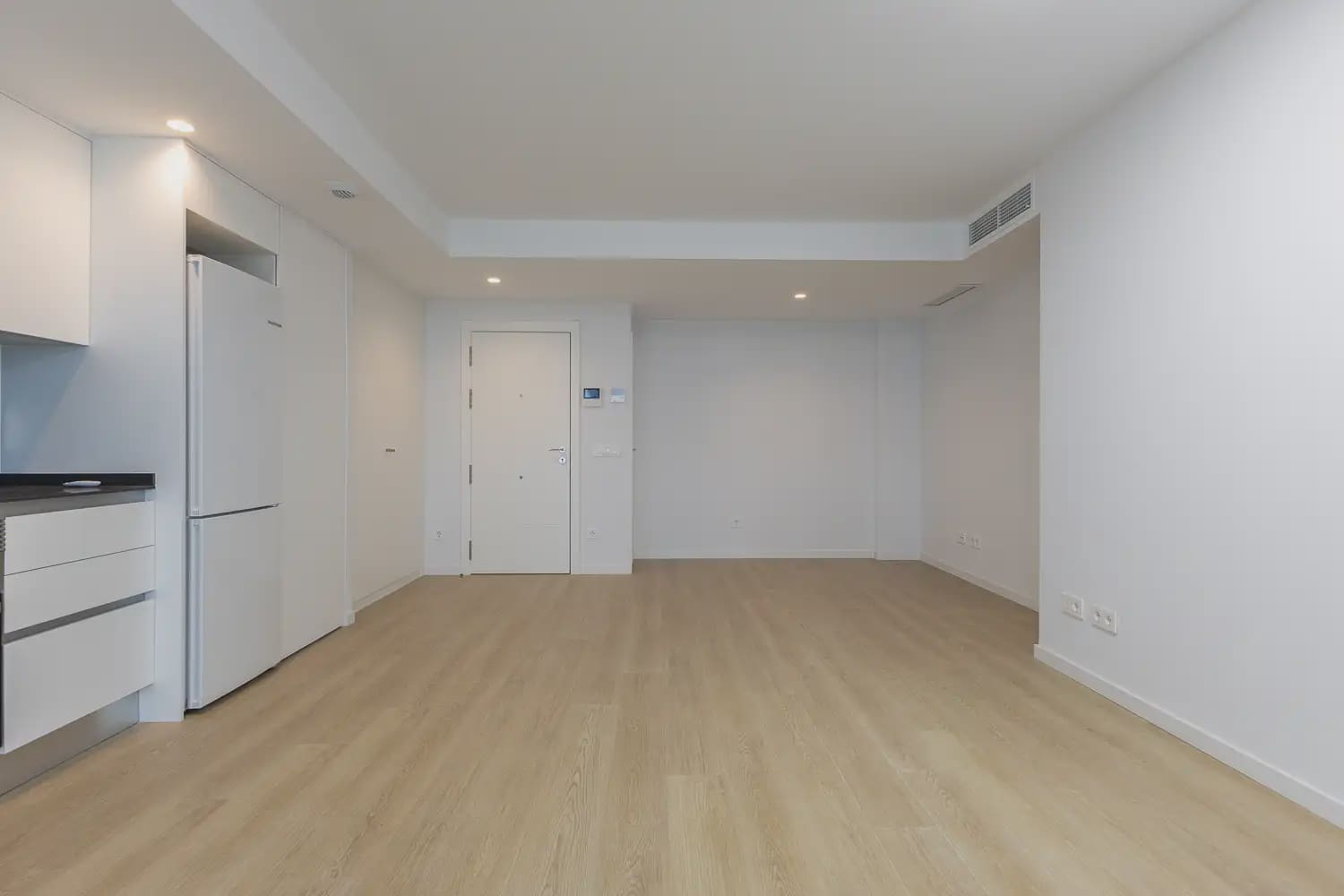 2 bedroom Flat for rent in Denia with pool garage - € 1,175 (Ref: 9897497)