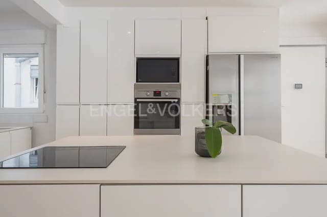 2 quarto Apartamento para arrendar em Mont-Olivet, Valência cidade - 1 690 € (Ref: 9897498)