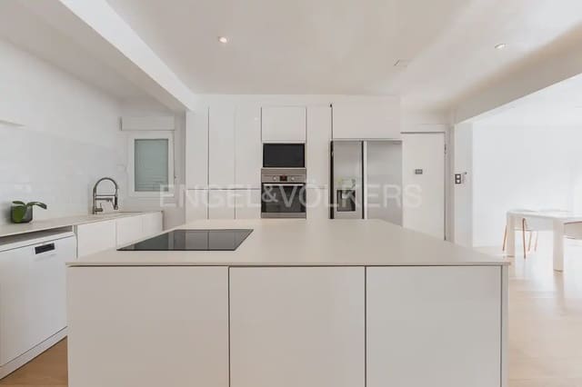 2 quarto Apartamento para arrendar em Mont-Olivet, Valência cidade - 1 690 € (Ref: 9897498)