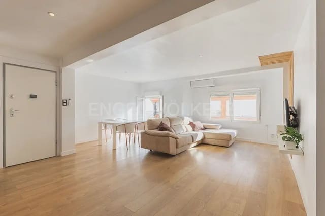 2 quarto Apartamento para arrendar em Mont-Olivet, Valência cidade - 1 690 € (Ref: 9897498)