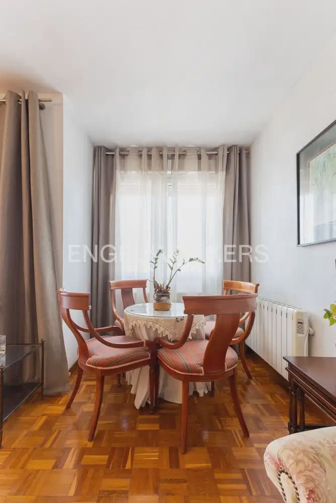 3 sypialnia Mieszkanie do wynajęcia w Miasto Walencja z garażem - 2 000 € (Ref: 9897500)