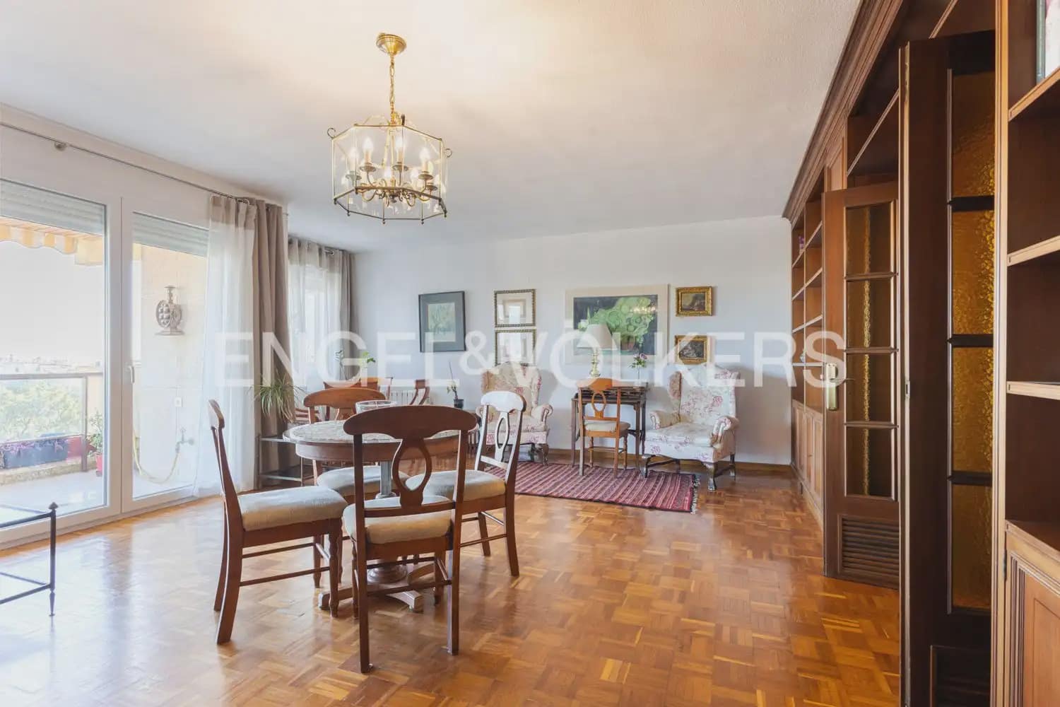 3 sypialnia Mieszkanie do wynajęcia w Miasto Walencja z garażem - 2 000 € (Ref: 9897500)