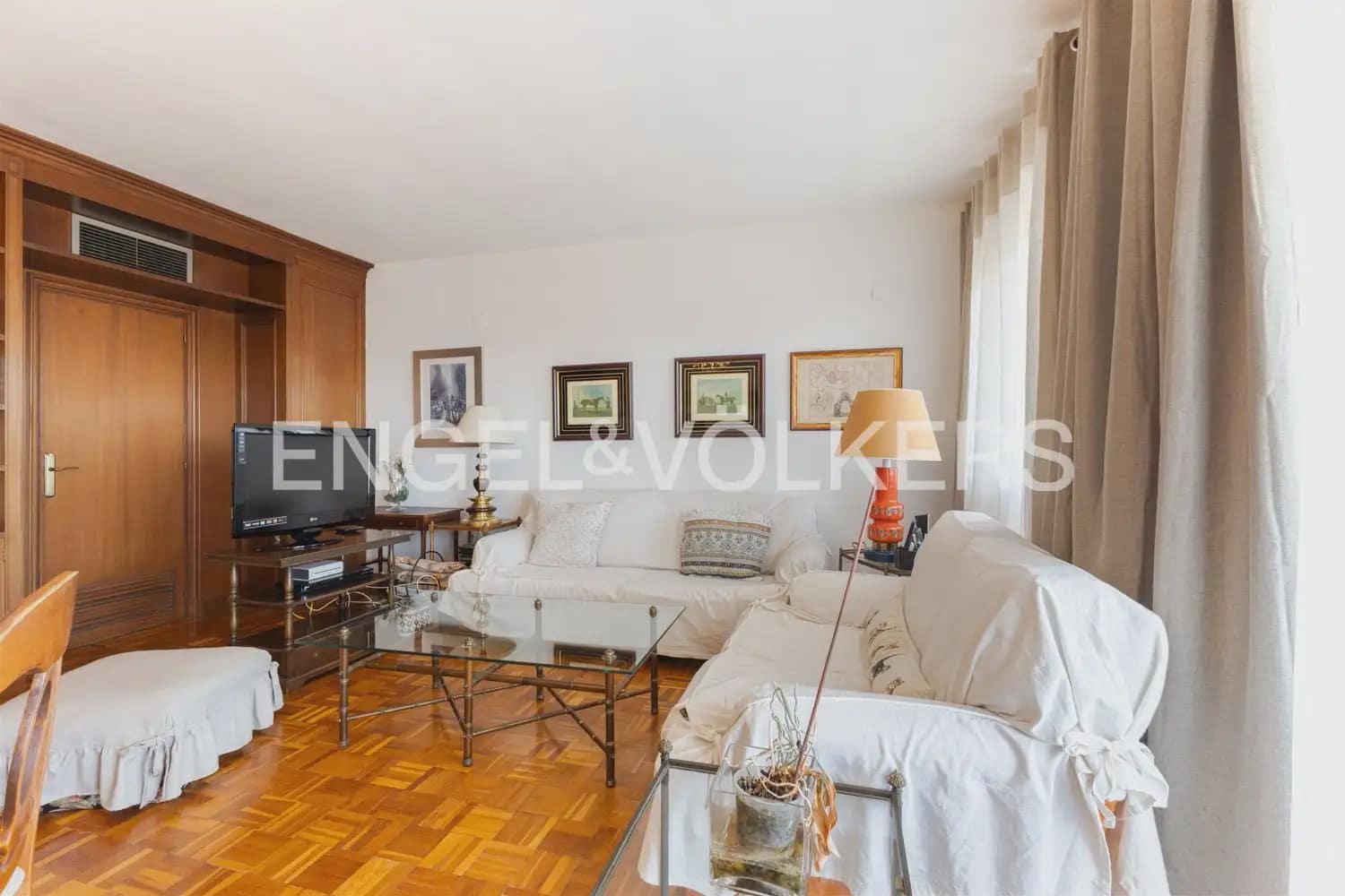 3 sypialnia Mieszkanie do wynajęcia w Miasto Walencja z garażem - 2 000 € (Ref: 9897500)