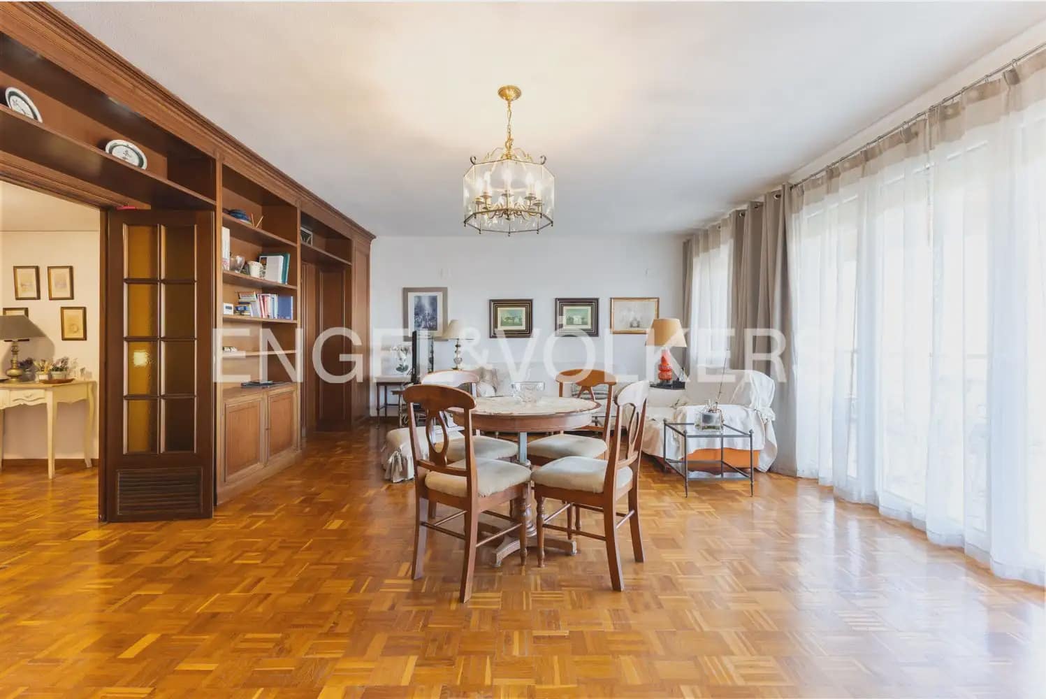 3 sypialnia Mieszkanie do wynajęcia w Miasto Walencja z garażem - 2 000 € (Ref: 9897500)
