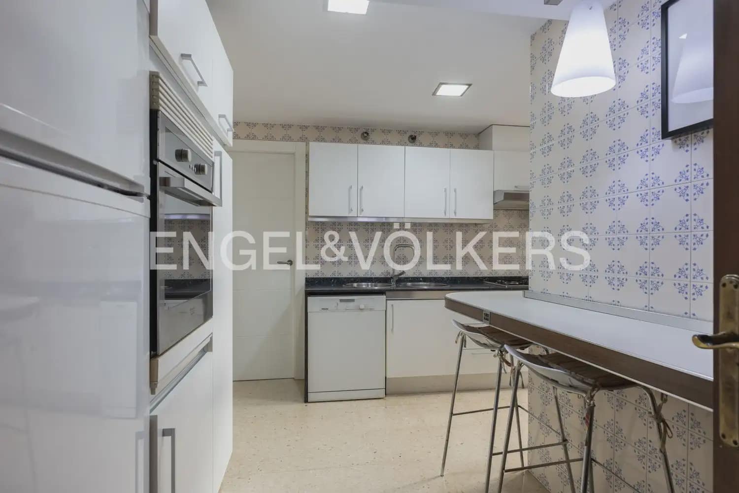 3 sypialnia Mieszkanie do wynajęcia w Miasto Walencja z garażem - 2 000 € (Ref: 9897500)