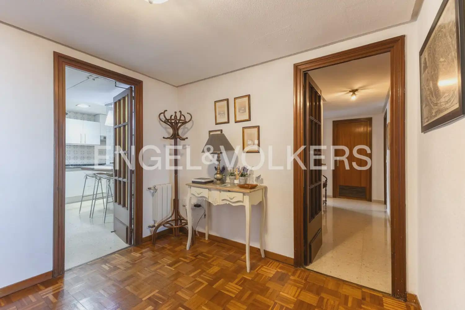 3 sypialnia Mieszkanie do wynajęcia w Miasto Walencja z garażem - 2 000 € (Ref: 9897500)