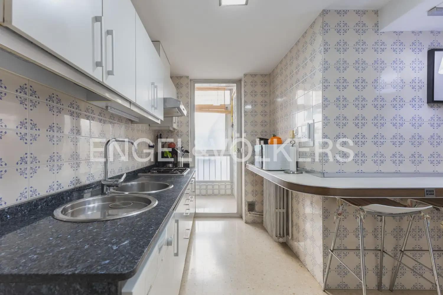3 sypialnia Mieszkanie do wynajęcia w Miasto Walencja z garażem - 2 000 € (Ref: 9897500)