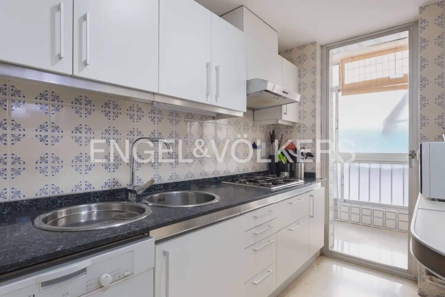 3 sypialnia Mieszkanie do wynajęcia w Miasto Walencja z garażem - 2 000 € (Ref: 9897500)