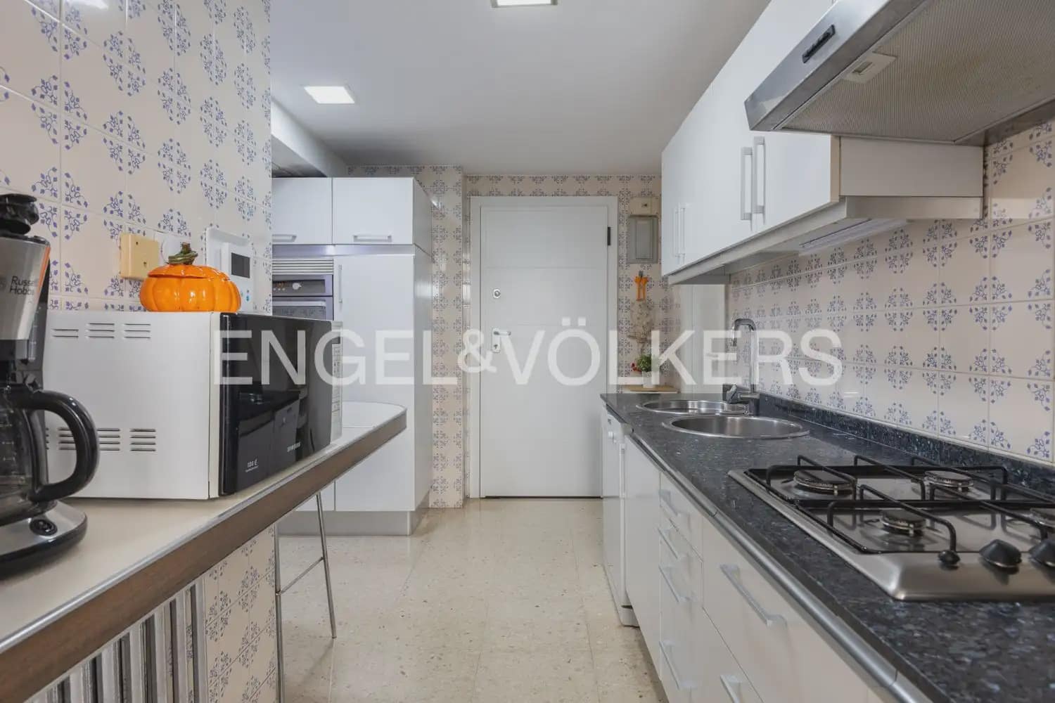 3 sypialnia Mieszkanie do wynajęcia w Miasto Walencja z garażem - 2 000 € (Ref: 9897500)