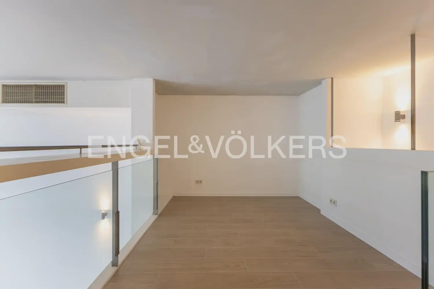 1 slaapkamer Flat te huur in Xirivella met zwembad garage - € 1.200 (Ref: 9897502)