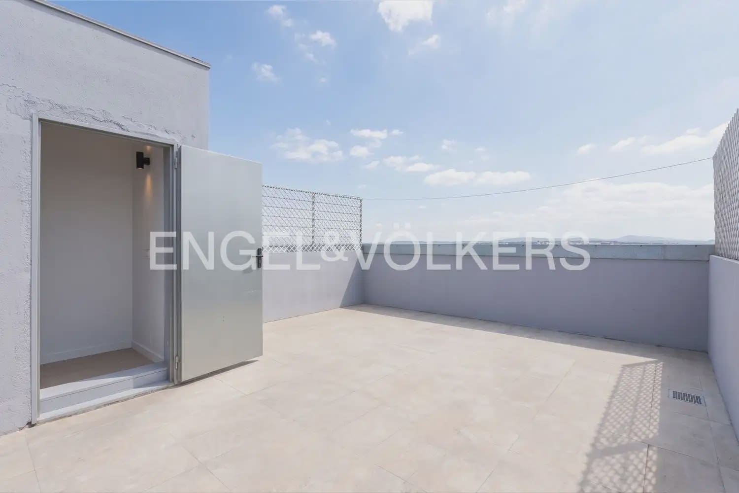 1 slaapkamer Flat te huur in Xirivella met zwembad garage - € 1.200 (Ref: 9897502)