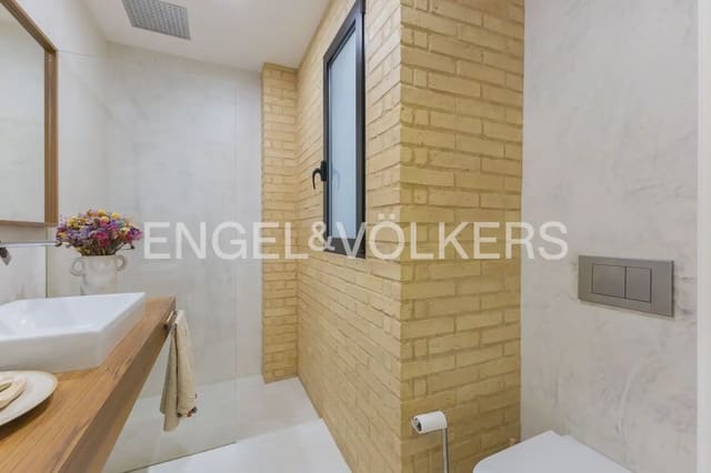 2 bedroom Flat for sale in La Gran Via, Valencia city - € 530,000 (Ref: 9897505)