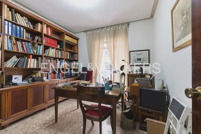 4 slaapkamer Flat te koop in La Gran Via, Valencia stad - € 617.500 (Ref: 9897507)