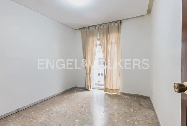 4 slaapkamer Flat te koop in La Gran Via, Valencia stad - € 617.500 (Ref: 9897507)