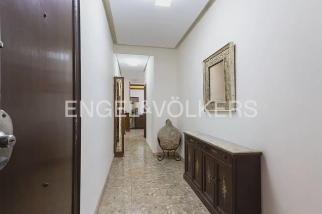 4 slaapkamer Flat te koop in La Gran Via, Valencia stad - € 617.500 (Ref: 9897507)