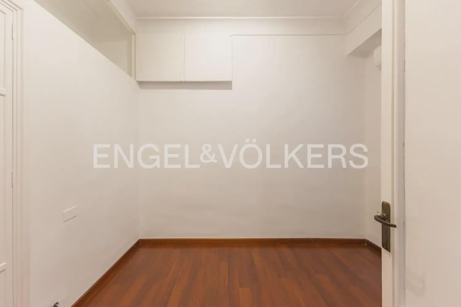 4 Zimmer Wohnung zu vermieten in Valencia Stadt mit Garage - 2.500 € (Ref: 9897509)