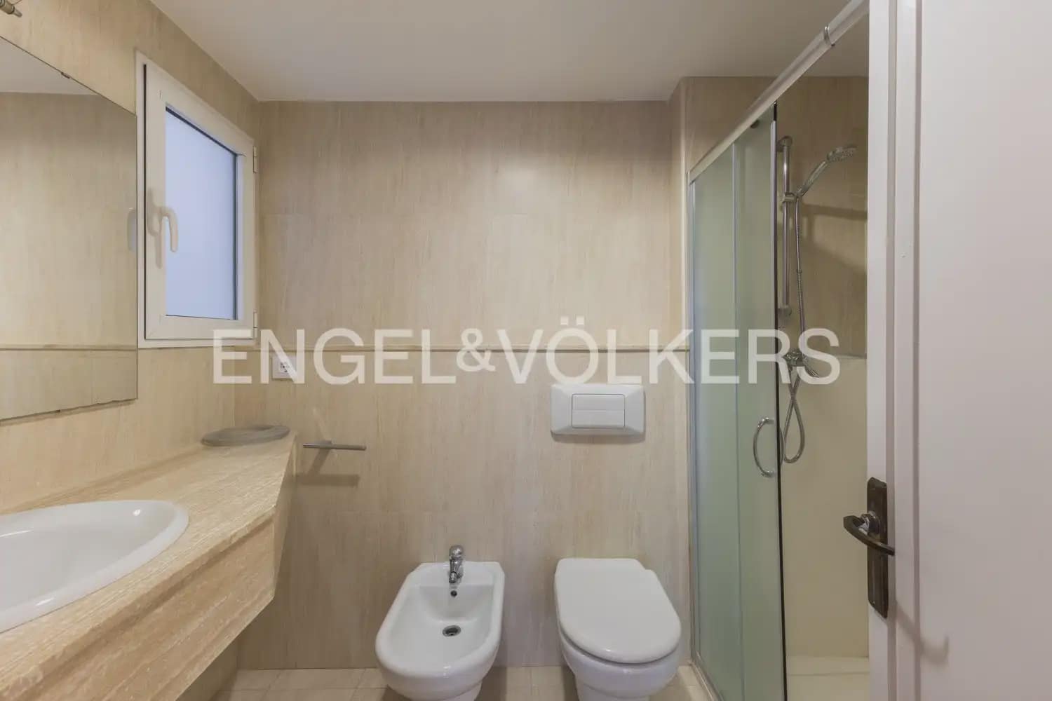 4 Zimmer Wohnung zu vermieten in Valencia Stadt mit Garage - 2.500 € (Ref: 9897509)