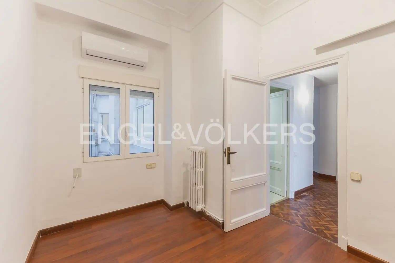 4 Zimmer Wohnung zu vermieten in Valencia Stadt mit Garage - 2.500 € (Ref: 9897509)
