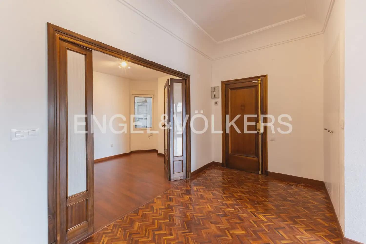 4 Zimmer Wohnung zu vermieten in Valencia Stadt mit Garage - 2.500 € (Ref: 9897509)