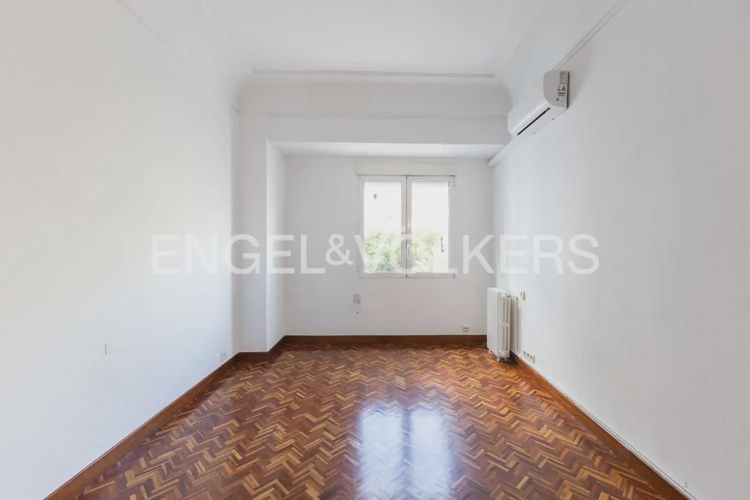 4 Zimmer Wohnung zu vermieten in Valencia Stadt mit Garage - 2.500 € (Ref: 9897509)