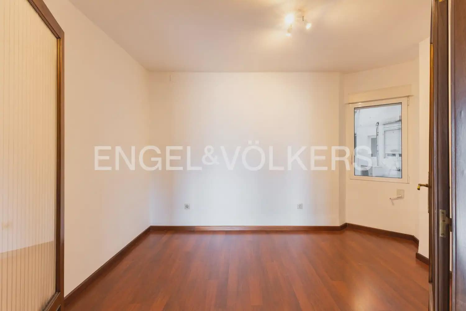 4 Zimmer Wohnung zu vermieten in Valencia Stadt mit Garage - 2.500 € (Ref: 9897509)