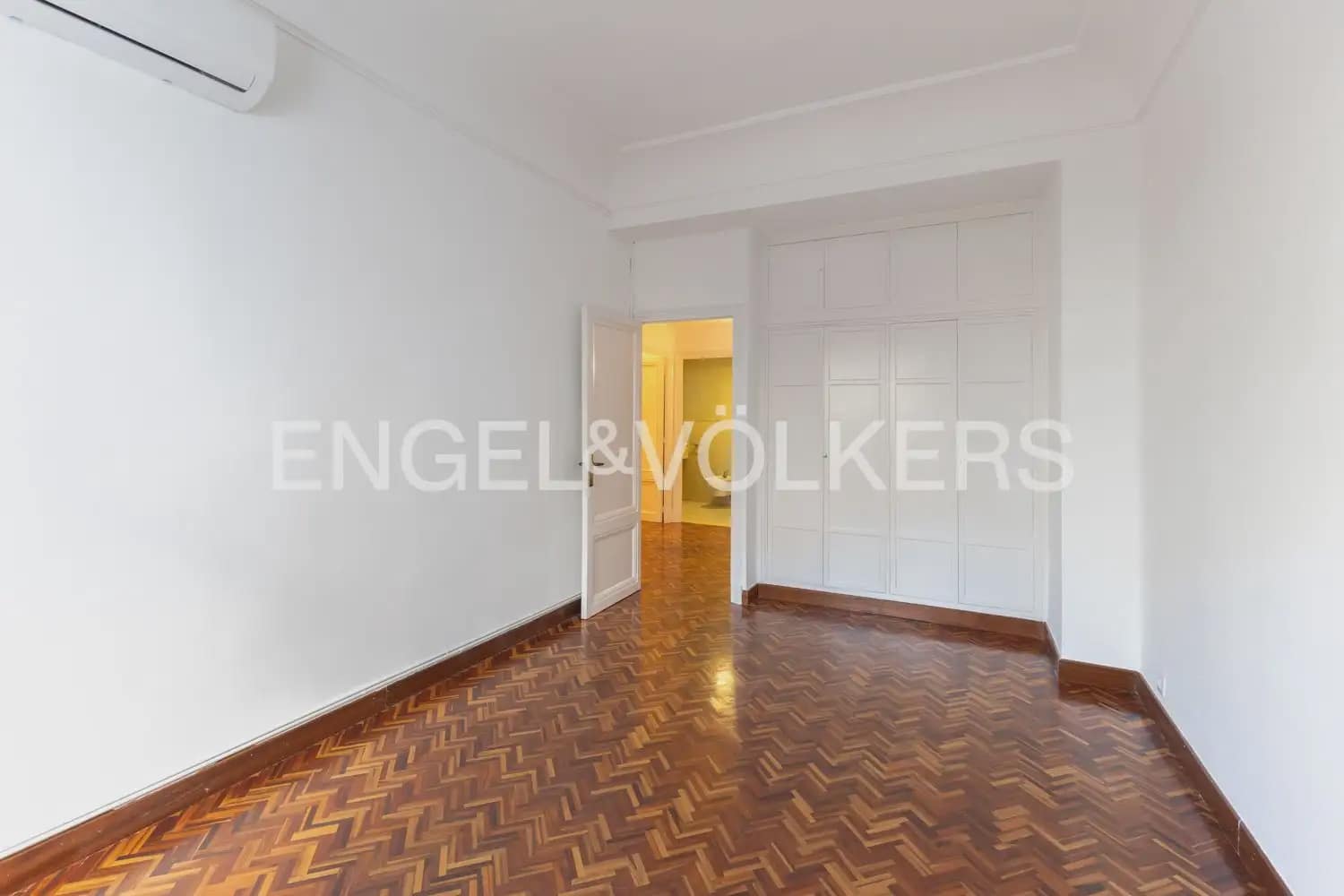 4 Zimmer Wohnung zu vermieten in Valencia Stadt mit Garage - 2.500 € (Ref: 9897509)
