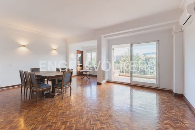 4 makuuhuone Asunto vuokrattavana paikassa La Gran Via, Valencia kaupunki mukana 
autotalli - 2 500 € (Ref: 9897509)