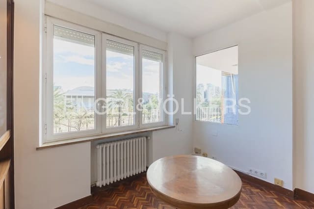 4 makuuhuone Asunto vuokrattavana paikassa La Gran Via, Valencia kaupunki mukana 
autotalli - 2 500 € (Ref: 9897509)
