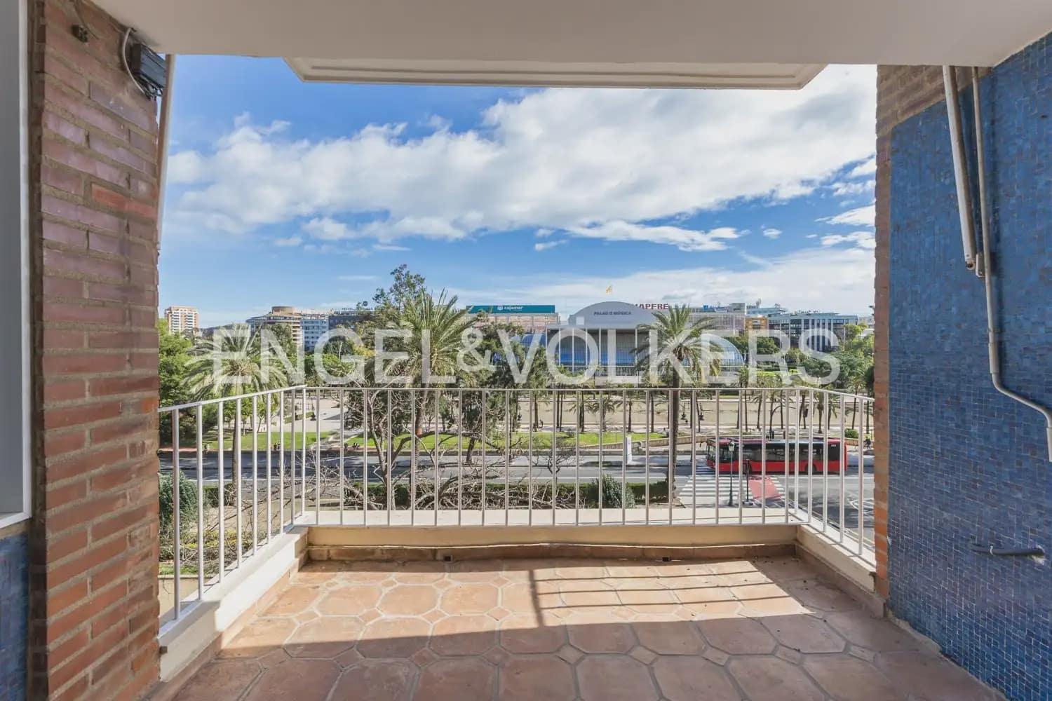 4 Zimmer Wohnung zu vermieten in Valencia Stadt mit Garage - 2.500 € (Ref: 9897509)