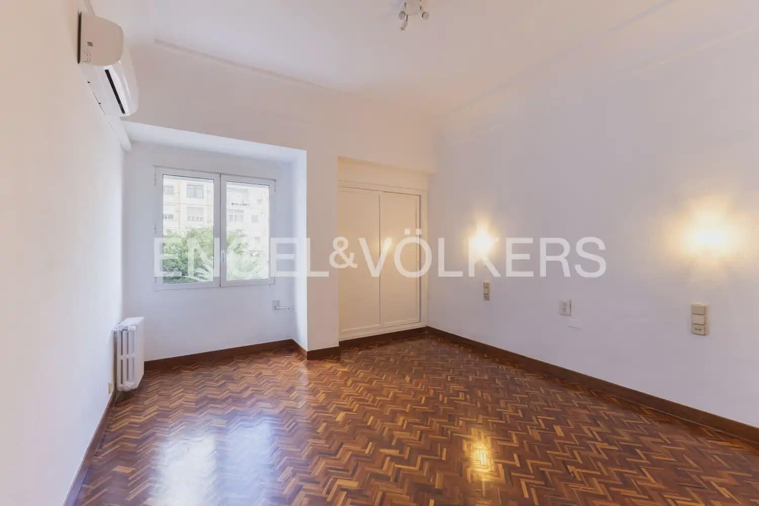 4 Zimmer Wohnung zu vermieten in Valencia Stadt mit Garage - 2.500 € (Ref: 9897509)